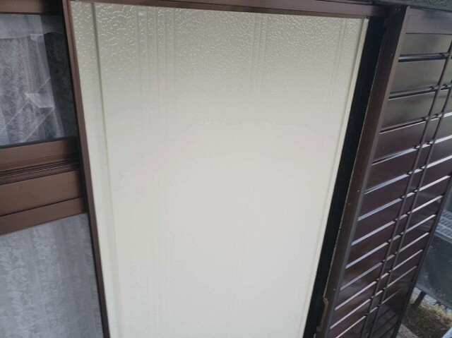 雨戸　シリコン塗装完了